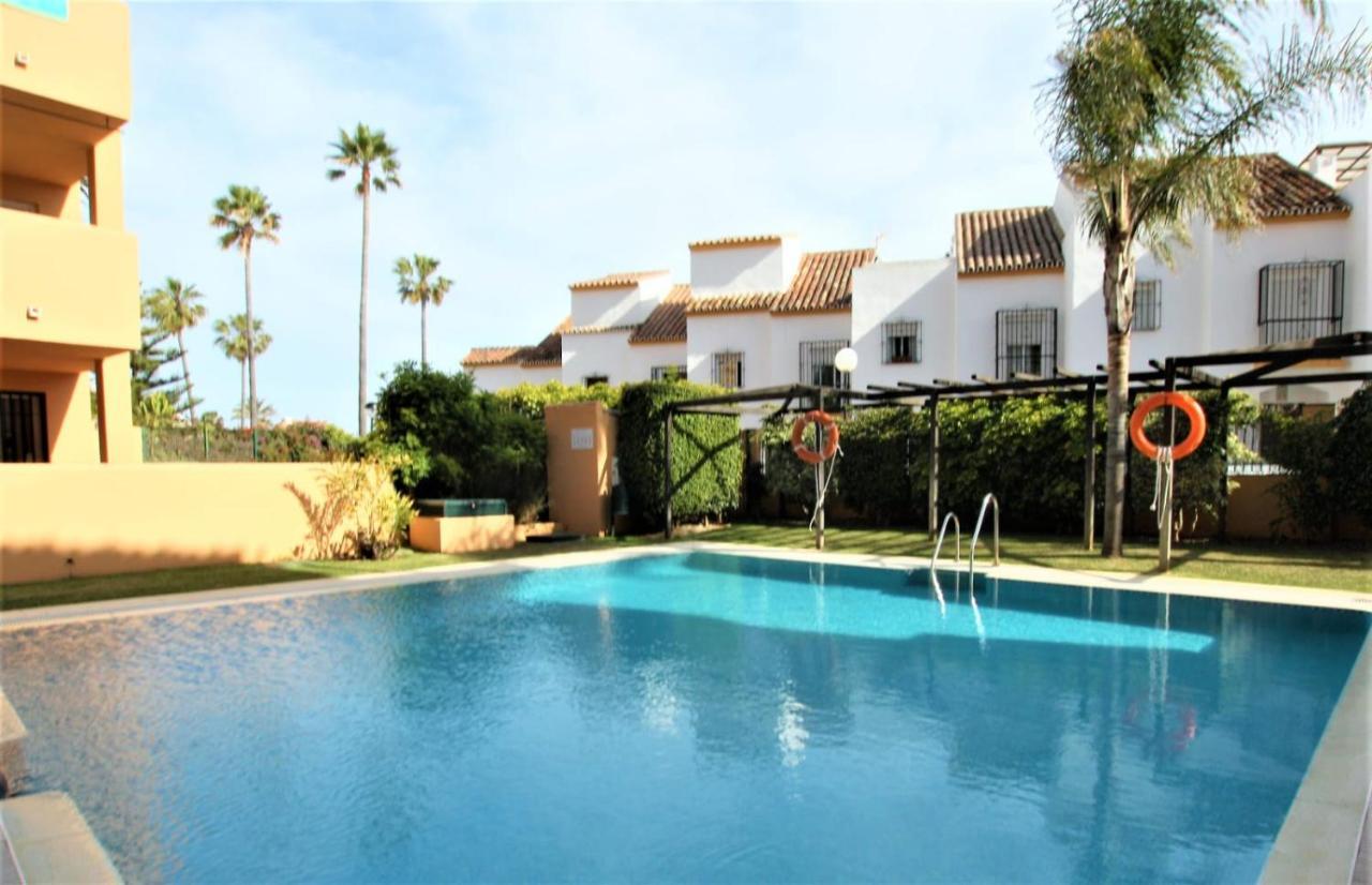 Apartamento Beachfront La Jacaranda Marbella Luaran gambar