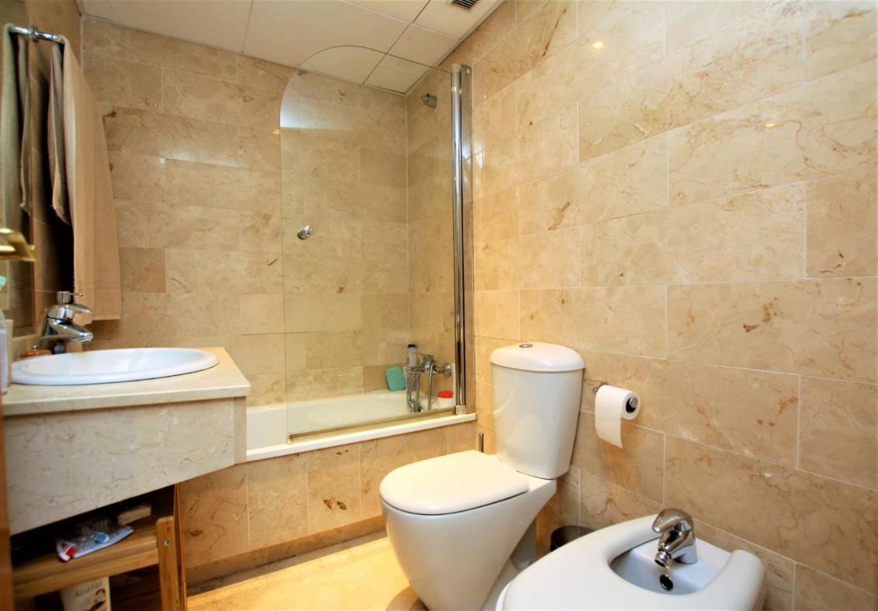 Apartamento Beachfront La Jacaranda Marbella Luaran gambar