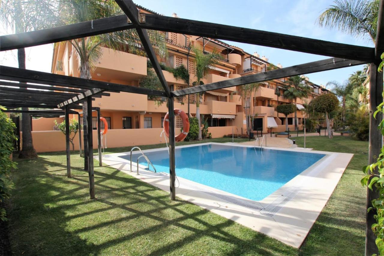 Apartamento Beachfront La Jacaranda Marbella Luaran gambar