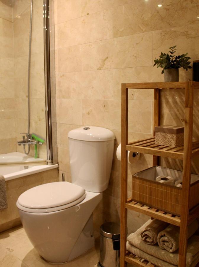 Apartamento Beachfront La Jacaranda Marbella Luaran gambar